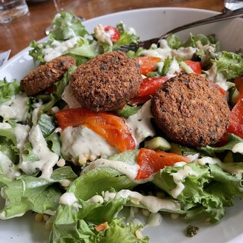 Rumble's Bistro & Bar - Excellent Mediterranean salad - Pubs Near Me - Warren, Vermont Rumble's Bistro & Bar - Excellent Mediterranean salad - Pubs Near Me - Warren, Vermont