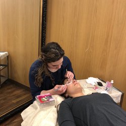lululemon athletica - Shylo from LifeSpa was in Lululemon doing a demonstration of eyelash extensions!!! So cool