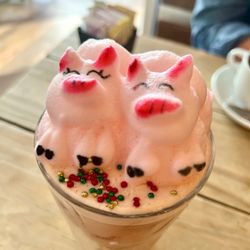 Café C - The foam on top cost extra