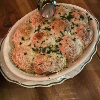 Maison Pickle - Bread Pull Apart Garlic and Parmesan Bread - Cocktail Bars Near Me - New York, New York