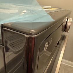 Diakon Logistics - The washer banged against the wall so bad that the paint came off from the washer.