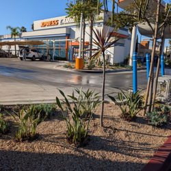 Fast5Xpress Car Wash - Exterior