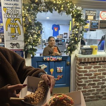 Sugar 'n Spice - Ice Cream Cookie Sandwich & Staff member lol - 9/10 - Ice Cream & Frozen Yogurt Near Me - Newport Beach, California Sugar 'n Spice - Ice Cream Cookie Sandwich & Staff member lol - 9/10 - Ice Cream & Frozen Yogurt Near Me - Newport Beach, California