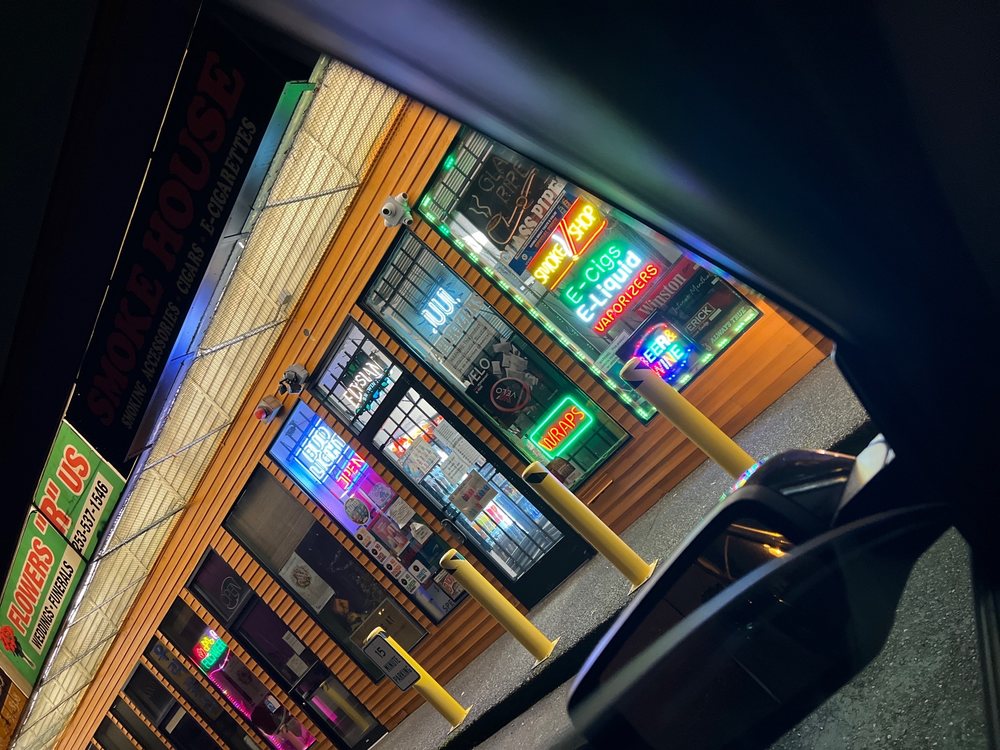 SMOKE HOUSE Updated September 2024 11457 Pacific Ave S,