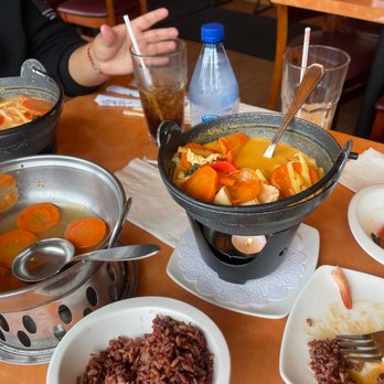 Ginger Thai Kitchen - Red Curry with Brown Rice - Thai Near Me - Salinas, California Ginger Thai Kitchen - Red Curry with Brown Rice - Thai Near Me - Salinas, California