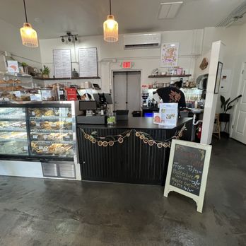 Le Merle Bakery - Inside - Bakeries Near Me Le Merle Bakery - Inside - Bakeries Near Me