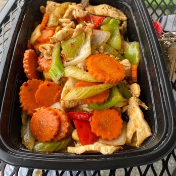Charm Gai - amazing - cashew chicken 2 - Thai Near Me - Lynnwood, Washington Charm Gai - amazing - cashew chicken 2 - Thai Near Me - Lynnwood, Washington