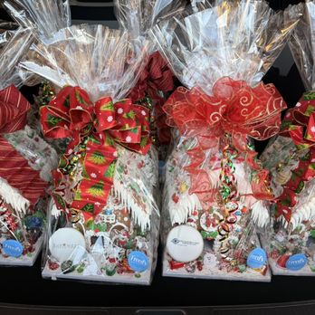 Freed's Bakery - Gingerbread Houses - Bakeries Near Me - Las Vegas, Nevada