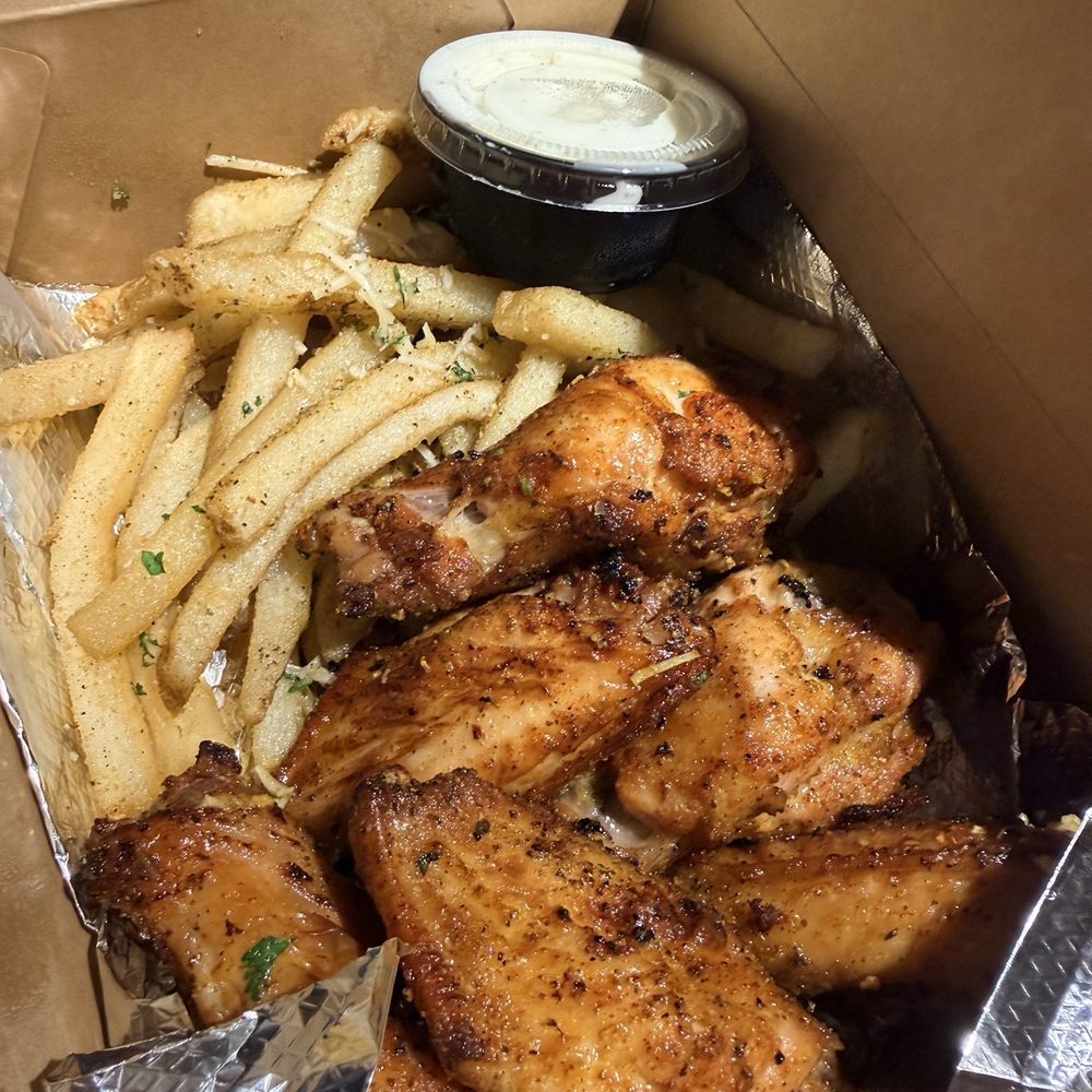 Red Apple Kitchen - Lemon LUNCH WINGS & FRIES - Pizza Near Me - San Leandro, California Red Apple Kitchen - Lemon LUNCH WINGS & FRIES - Pizza Near Me - San Leandro, California