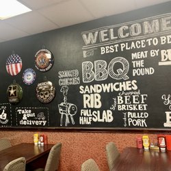 1BBQ and Burger Del City - Inside