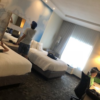 Courtyard by Marriott Palm Beach Jupiter - Spacious room - Hotels Near Me - Jupiter, Florida