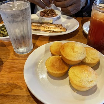 Cracker Barrel Old Country Store - Corn bread - Southern Near Me - Rosenberg, Texas