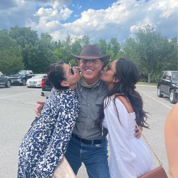 Absolute Charm Wine Tours - Best tour guide - Wine Tours Near Me - Fredericksburg, Texas Absolute Charm Wine Tours - Best tour guide - Wine Tours Near Me - Fredericksburg, Texas