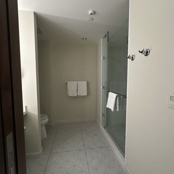 Disneyland Hotel - Hotels Near Me - Anaheim, California