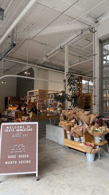 Heath Newsstand by null