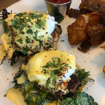 Para Maria - Egg Benedict - Wine Bars Near Me - Boston, Massachusetts Para Maria - Egg Benedict - Wine Bars Near Me - Boston, Massachusetts