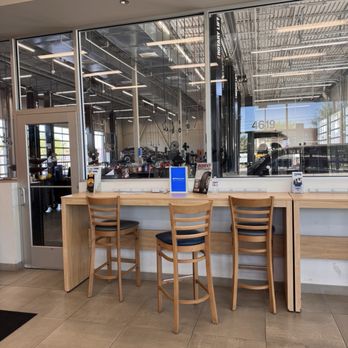 Quick Lane - Lobby - Auto Repair Near Me - Las Vegas, Nevada Quick Lane - Lobby - Auto Repair Near Me - Las Vegas, Nevada
