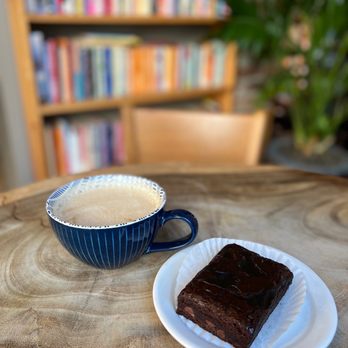 Covernotes Coffee House - Latte with Brownie - Coffee & Tea Near Me - Richmond Hill, Ontario Covernotes Coffee House - Latte with Brownie - Coffee & Tea Near Me - Richmond Hill, Ontario