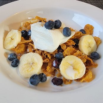 Mountain Home Lodge - Kathy's homemade granola with breakfast - Hotels Near Me - Leavenworth, Washington Mountain Home Lodge - Kathy's homemade granola with breakfast - Hotels Near Me - Leavenworth, Washington