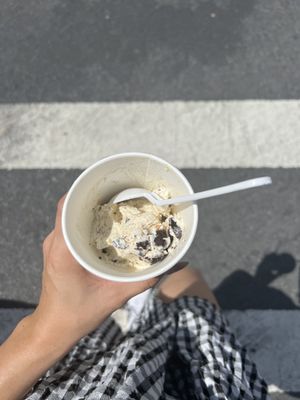 Ollie’s Ice Cream + Stuff by null