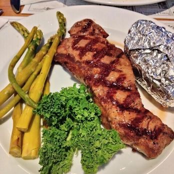 Daves Bar and Grille - Steak, baked potato, asparagus - Sports Bars Near Me - Warwick, Rhode Island