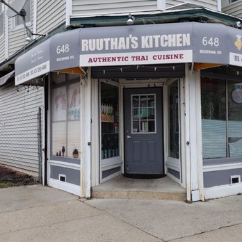 Ruuthai's Kitchen - the front of the building - Thai Near Me - Bridgeport, Connecticut