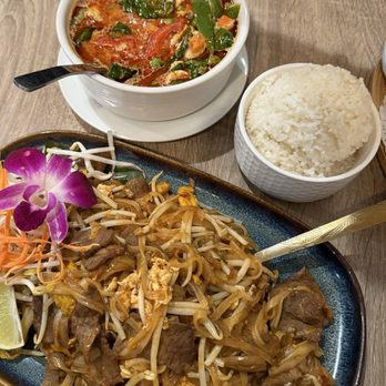 Rim Talay - Pad Thai - Thai Near Me - Long Beach, California Rim Talay - Pad Thai - Thai Near Me - Long Beach, California