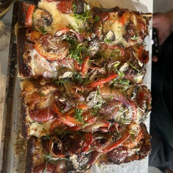 Savage Chef Bar & Grill - Supreme Deep Dish pizza - American Near Me - Menifee, California Savage Chef Bar & Grill - Supreme Deep Dish pizza - American Near Me - Menifee, California