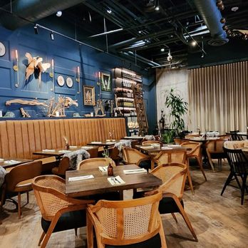 Wren & Wolf - Cocktail Bars Near Me - Phoenix, Arizona