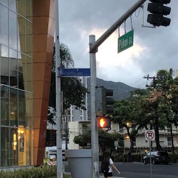 The Green Comb - The intersection it's on - Hair Salons Near Me - Honolulu, Hawaii