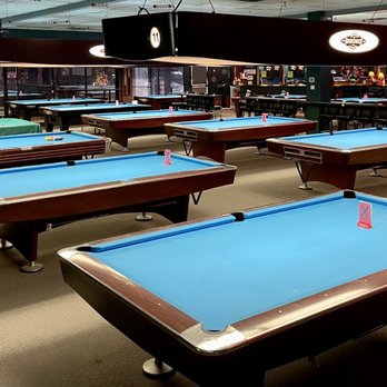 Smokin'cue - Exquisitely maintained, professional, fast, 9-ft competition level tables. - Pool Halls Near Me - Charlotte, North Carolina