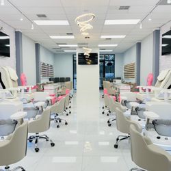 T Nails Spa