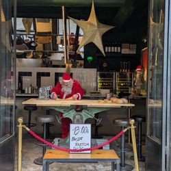 LeccaBaffi - Father Xmas making magic!