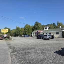 Wild Willy's hamburger restaurant in York, Maine. Wild Willy's hamburger restaurant in York, Maine.