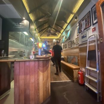 Kua 'Aina - Inside - Hawaiian Near Me - London, XGL Kua 'Aina - Inside - Hawaiian Near Me - London, XGL