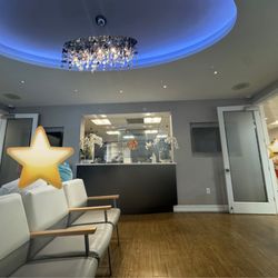 Minars Dermatology - Reception/Waiting area