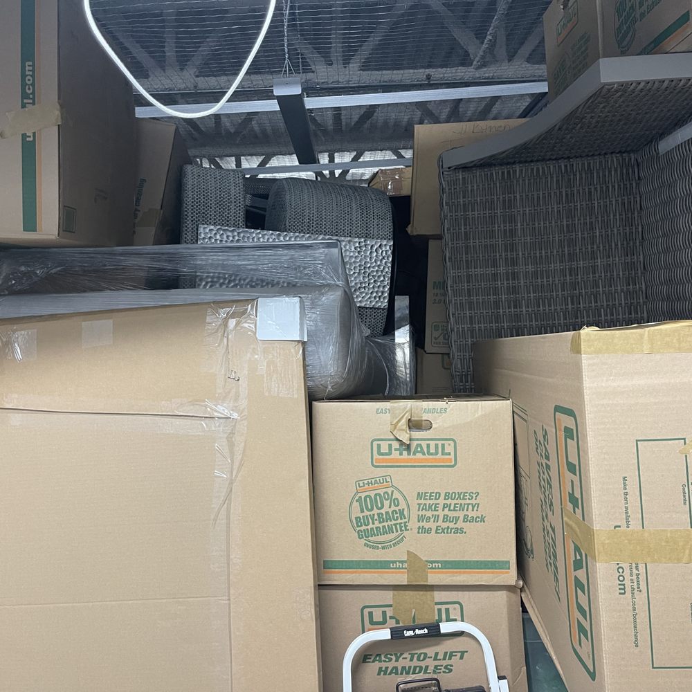 Two Men and a Truck Troy - Furniture was tossed in the storage unit on top of boxes unprotected, the boxes are crushed - Movers Near Me - Troy, Michigan Two Men and a Truck Troy - Furniture was tossed in the storage unit on top of boxes unprotected, the boxes are crushed - Movers Near Me - Troy, Michigan