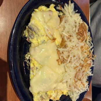 Sam's No 3 - Glendale - Swiss and mushroom omelette with diced ham and hash browns - American Near Me - Glendale, Colorado Sam's No 3 - Glendale - Swiss and mushroom omelette with diced ham and hash browns - American Near Me - Glendale, Colorado