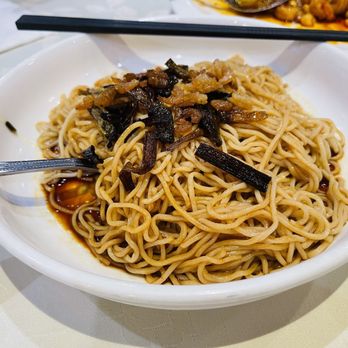 No 8 on the Bund - Mixed noodles with scallion oil and soy sauce - only good thing we ate - Shanghainese Near Me - San Gabriel, California No 8 on the Bund - Mixed noodles with scallion oil and soy sauce - only good thing we ate - Shanghainese Near Me - San Gabriel, California