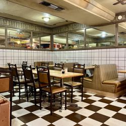 Los Ajos - Seating
