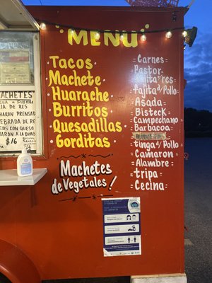 Machetes “Doña Leova” by null