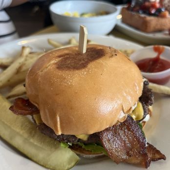 Station 4 - Breakfast Burger - New American Near Me - Washington, DC, District of Columbia