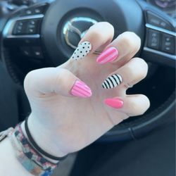 Essence Nail Salon
