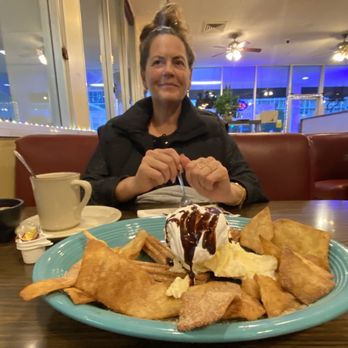 Gloria's Kitchen - Yummy dessert: Churros and cinnamon sugar chips with vanilla ice cream with coffee. - Mexican Near Me - Ventura, California Gloria's Kitchen - Yummy dessert: Churros and cinnamon sugar chips with vanilla ice cream with coffee. - Mexican Near Me - Ventura, California