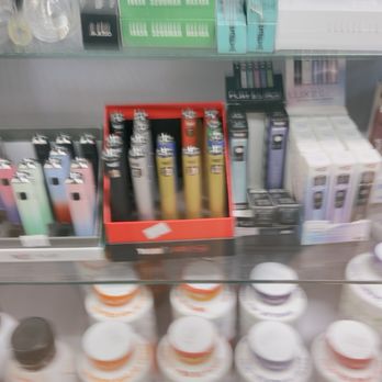 Sammy Smoke Shop - Nice selection of Vape pens - Vape Shops Near Me - Santa Rosa, California
