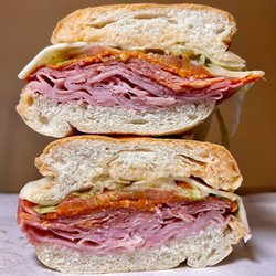 12'' super deluxe cold cut - ham, salami, pepperoni and capicola + provolone + lettuce + tomato + hot peppers + oil & vinegar