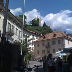 Cafè Aida - Blick von der Strudelbäckerei zum Pulverturm