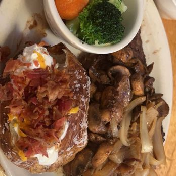 Texas Roadhouse - Barbeque Near Me - Tracy, California