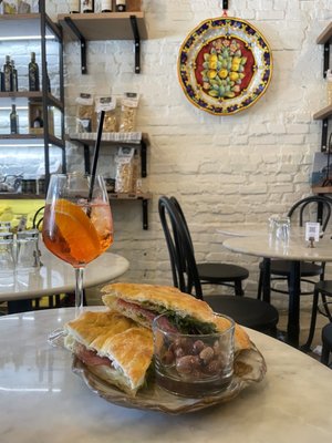 Sogno Toscano Market & Wine Bar by null