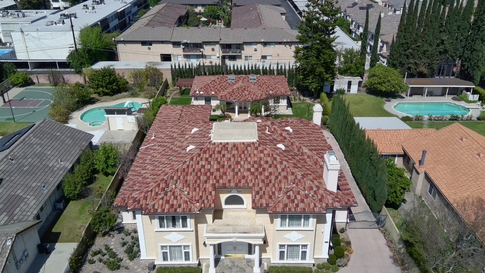 Slide of Confirmed Roofing Experts